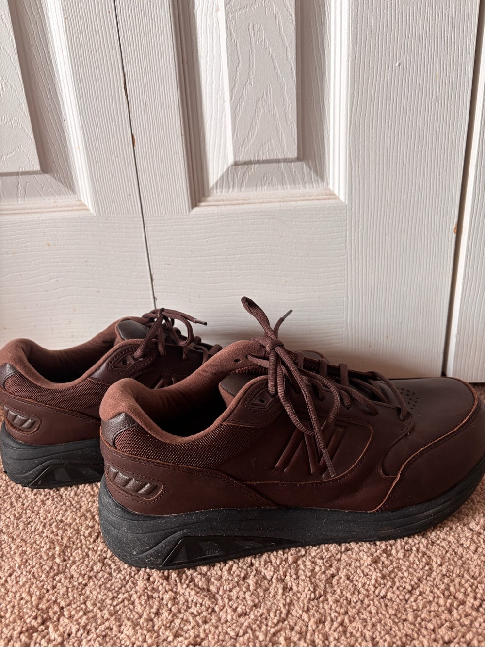 New Balance Men's Brown Lace-Up Walking Sneakers